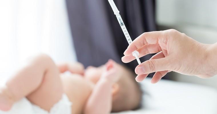 niemowlę przed wykonaniem szczepienia.  