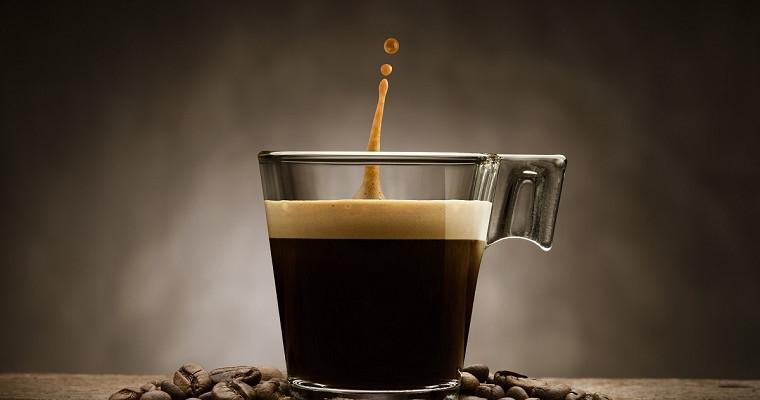 Jak kawa wpływa na pracę wątroby? 