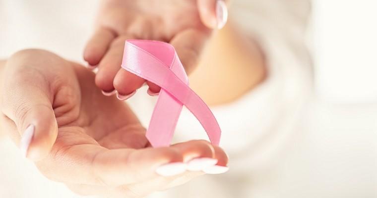 różowa wstążka - symbol raka piersi 