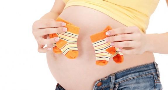 19 tydzień ciąży – czy można już wyczuć ruchy dziecka? Jak duży powinien być brzuch matki?