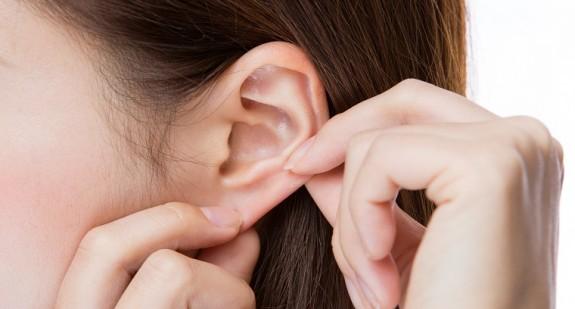 Małżowina uszna – budowa. Jakie choroby rozwijają się w jej obrębie?
