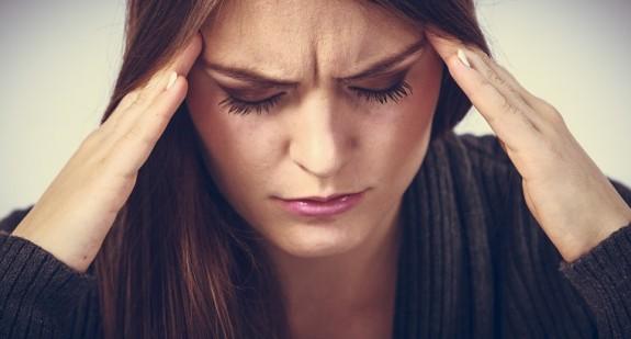 Pulsujący ból głowy – przyczyny bólu, schorzenia i ich leczenie