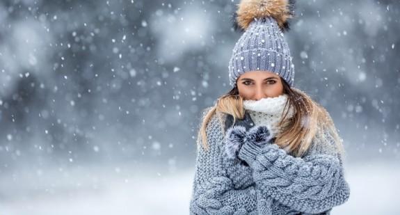 Witaminy dla kobiet, które warto suplementować zimą