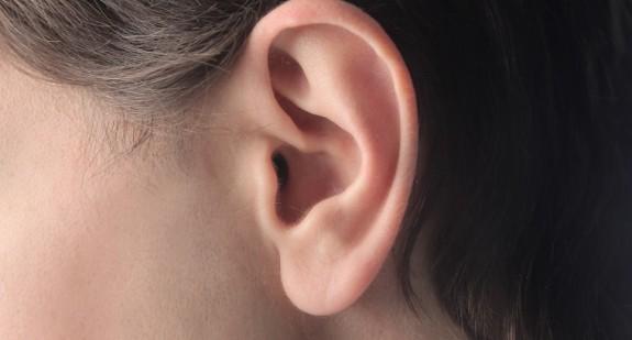 Swędzenie uszu w środku i na zewnątrz. Czy to objaw choroby?