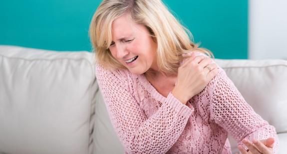Reumatoidalne zapalenie stawów – przyczyny choroby, czynniki ryzyka