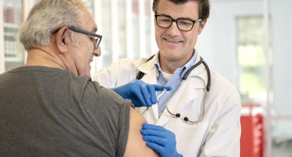 Szczepienia na grypę 2019: kiedy się zaszczepić? 
