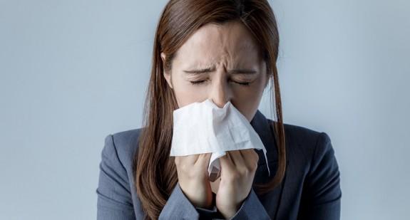Zatkany nos – główne przyczyny i sposoby leczenia