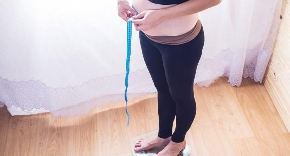 Waga w ciąży - czy przyrost masy ciała kobiety jest właściwy? Jaka jest waga płodu?