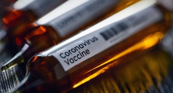 Koniec z darmowymi szczepionkami przeciwko COVID-19? Ile trzeba będzie zapłacić? 