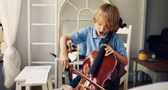 Nauka gry na instrumencie dobrze wpływa na rozwój mózgu dziecka - pamięć, koncentrację i kreatywność