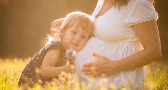 Kwas DHA – stosowanie i dawkowanie DHA w ciąży u niemowląt i dzieci