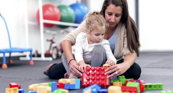 Ludoterapia dla dzieci i dorosłych – metody i cele terapii przez zabawę
