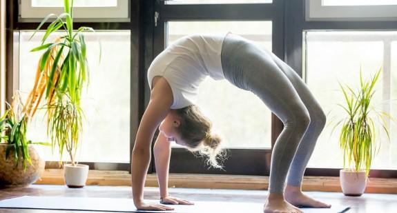 Hatha joga – ćwiczenia w domu. Hatha joga a odchudzanie – jaki ma wpływ? 