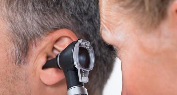 Grzybica ucha – jakie objawy wywołuje? Przyczyny i leczenie grzybicy uszu