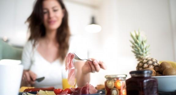 10 mitów żywieniowych w zapobieganiu chorobom dietozależnym 