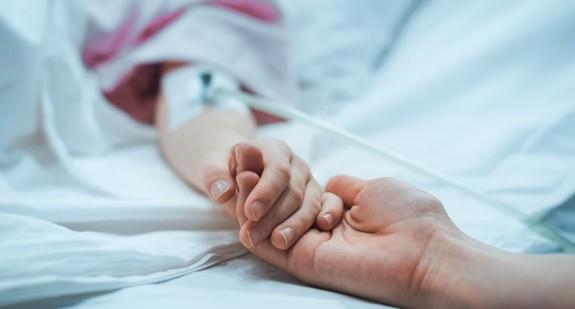 Nowe przepisy weszły w życie: rodzice mają zagwarantowany bezpłatny pobyt z dzieckiem w szpitalu
