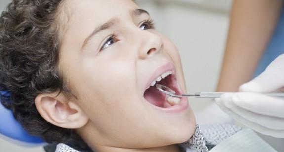 Nadwrażliwość zębów – przyczyny, domowe sposoby leczenia