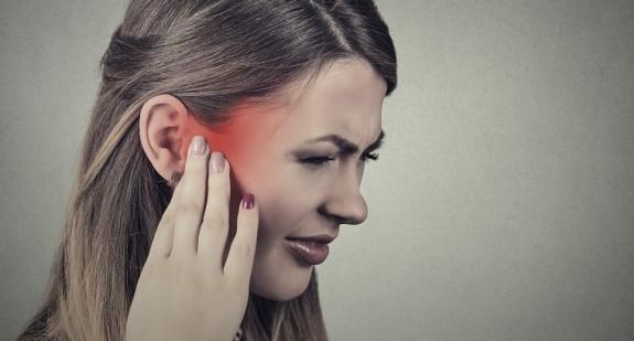 Co wywołuje ból ucha w ciąży? Jak leczyć bolące ucho u ciężarnych?