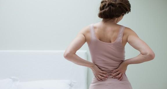 Co może oznaczać ból kręgosłupa rano po nocy?