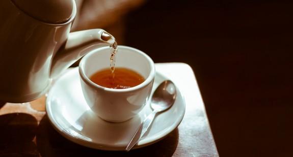 Herbata z liści malin – właściwości lecznicze i zastosowanie. Jak ją zaparzyć?