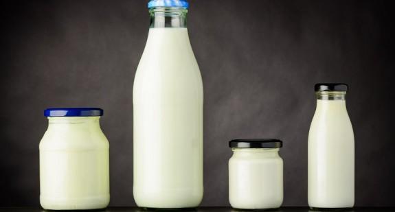 Zsiadłe mleko – jak je zrobić? Właściwości i skuteczność przy odchudzaniu