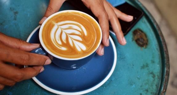 Czy kawa rzeczywiście wypłukuje składniki odżywcze? Ekspert rozwiewa wszelkie wątpliwości!