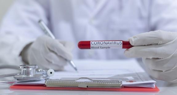 Koronawirus może rozprzestrzeniać się na większą odległość, niż zakładano?