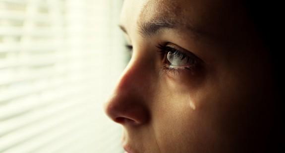 Jak powstają i jaką rolę odgrywają łzy w ludzkim organizmie?