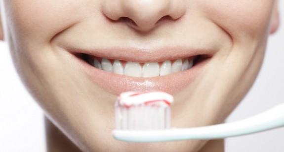 Fluorek sodu w paście do zębów – szkodliwy czy nie?