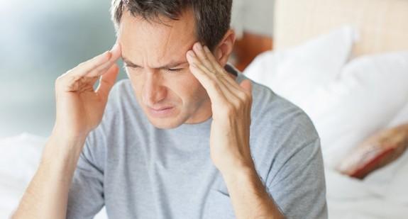 O czym świadczy ból głowy w skroniach? Jak się leczy tę przypadłość?