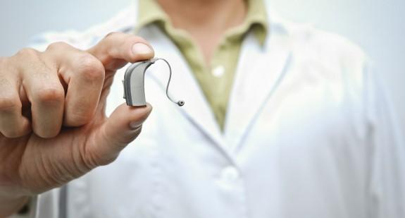 Aparat słuchowy – na jakiej podstawie się go dobiera?