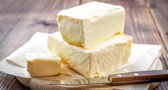 Masło kontra margaryna – czym się różnią i które jest zdrowsze?