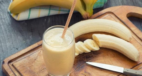 Koktajl bananowy – zdrowy, pożywny napój. Właściwości, przepisy 
