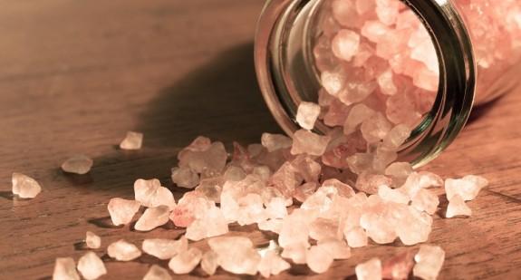 Sól jodowana - dlaczego do soli dodaje się jod? Jaka sól - jodowana czy niejodowana?