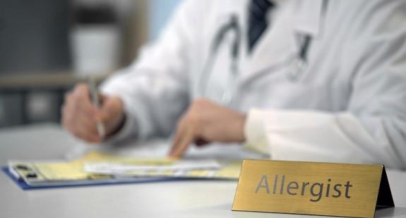 Kim jest alergolog? Czym się zajmuje i jakie badania wykonuje?