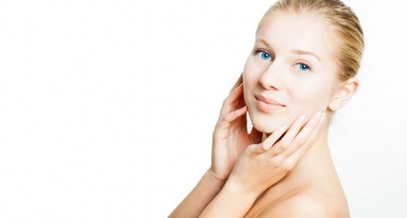 Pielęgnacja twarzy – jak dbać o cerę trądzikową, tłustą, suchą, mieszaną, naczynkową i dojrzałą