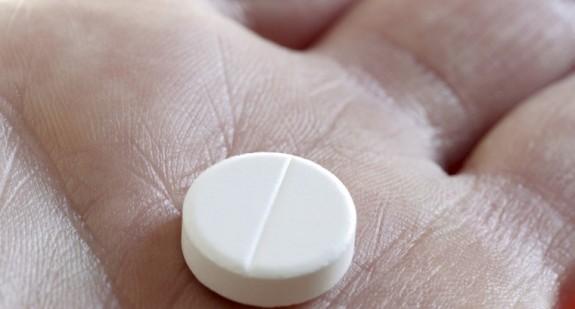 Tantum Verde (tabletki do ssania o smaku cytrnowym) – ulotka. Jak działa lek i kiedy warto go stosować? 