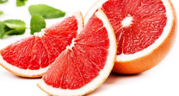 Grejpfrut – właściwości owocu, korzyści dla zdrowia i urody