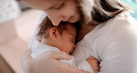 Co oznacza pulsujące ciemiączko u niemowląt? Fizjologia i patologia