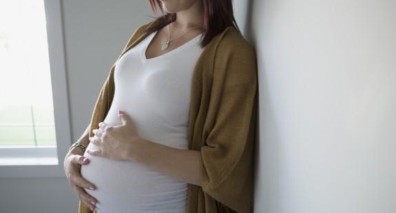 Ciąża po czterdziestce – zobacz, jakie są szanse, ryzyko i zalety późnego macierzyństwa