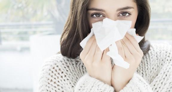 Przebyte w przeszłości przeziębiania chronią przed COVID-19