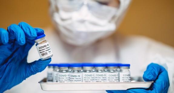 Mamy bezpieczną i skuteczną szczepionkę przeciw COVID-19 - ogłosił Pfizer