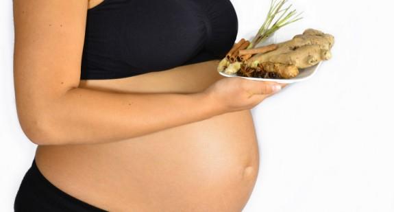 Imbir w ciąży – jak działa i jakie są przeciwwskazania?