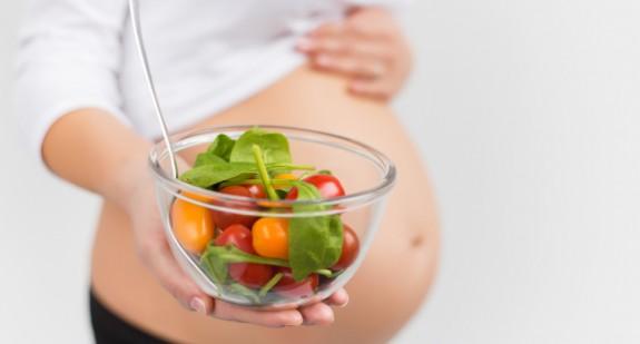 Co można jeść w ciąży? Jak jeść, żeby za dużo nie przytyć?