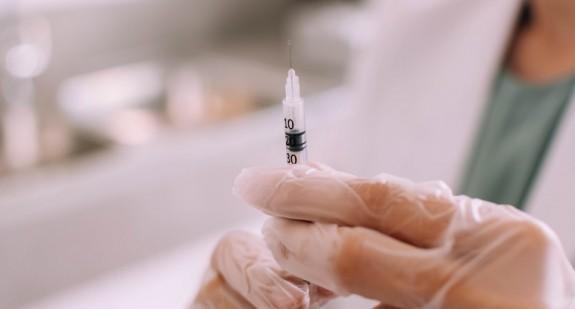 Czy szczepionka na gruźlicę naprawdę chroni przed COVID-19? 