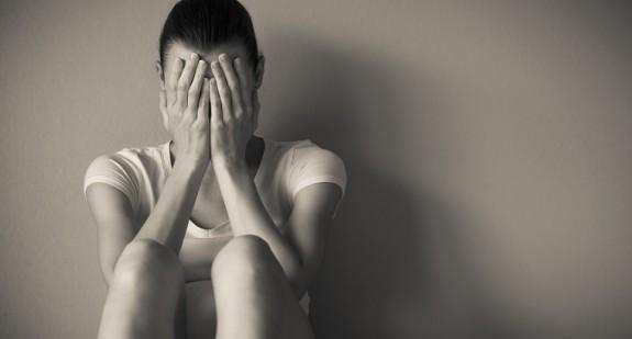Zaburzenia schizoafektywne – jakie dają objawy? Przebieg i leczenie