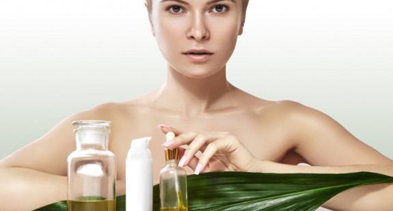 Naturalne kosmetyki do twarzy – sposoby pielęgnacji cery trądzikowej i normalnej