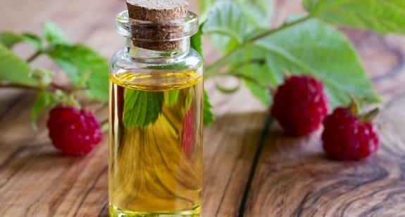 Olej z nasion (pestek) malin – właściwości, zastosowanie w kosmetyce