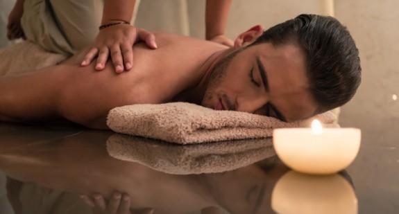 Na czym polega i na co pomaga masaż tajski? Jakie są przeciwwskazania?