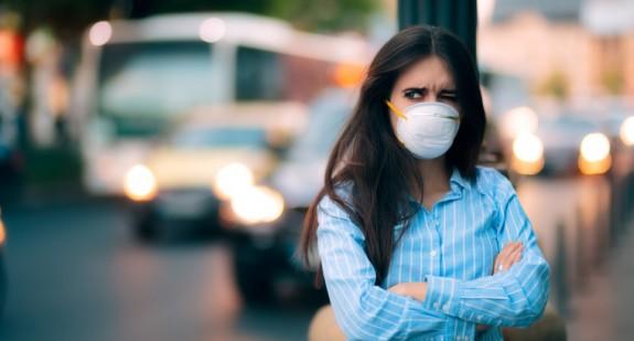 Maska antysmogowa – sprawdzony sposób na pył zawieszony w powietrzu